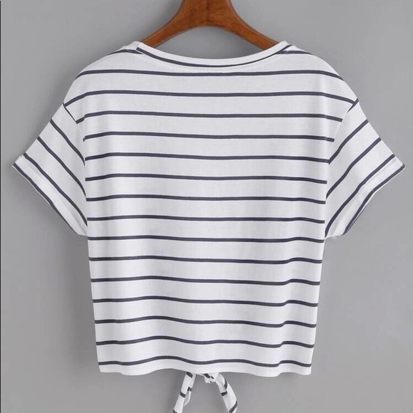 Shein Shein Striped Knot-Front T-Shirt - Picture 3 of 9